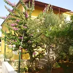 In With Sea View, Terrace, Air Conditioning, Wi-fi Apartmán Slatine