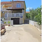 In With Sea View, Terrace, Air Conditioning, Wi-fi * Slatine