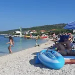 Apartmán In With Sea View, Terrace, Air Conditioning, Wi-fi