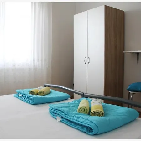In With Sea View, Terrace, Air Conditioning, Wi-fi Apartment *