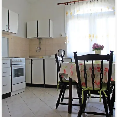 Apartment In With Sea View, Terrace, Air Conditioning, Wi-fi *